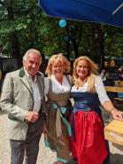 hofbraeukeller-wiener-platz-sommerfest-familie-steinberg-party-feiern-sommer-sonne-bier-biergarten